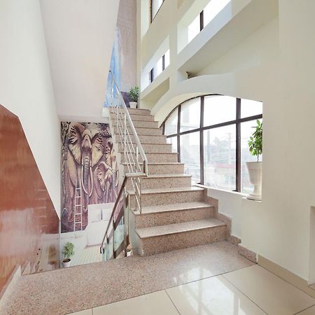 Oyo Flagship Hotel Le Aley Regency Ludhiana Esterno foto