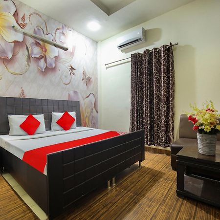 Oyo Flagship Hotel Le Aley Regency Ludhiana Esterno foto