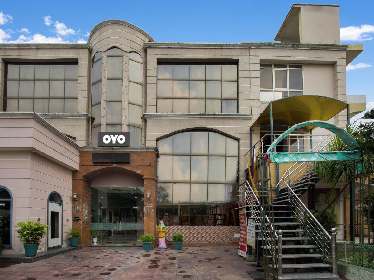 Oyo Flagship Hotel Le Aley Regency Ludhiana Esterno foto