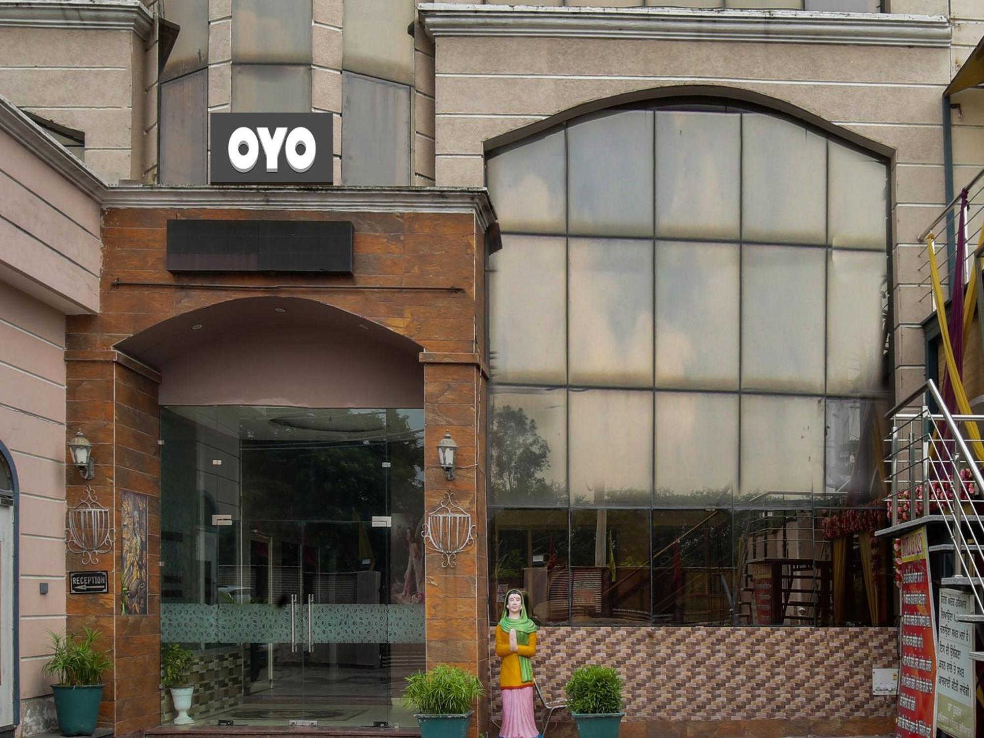 Oyo Flagship Hotel Le Aley Regency Ludhiana Esterno foto