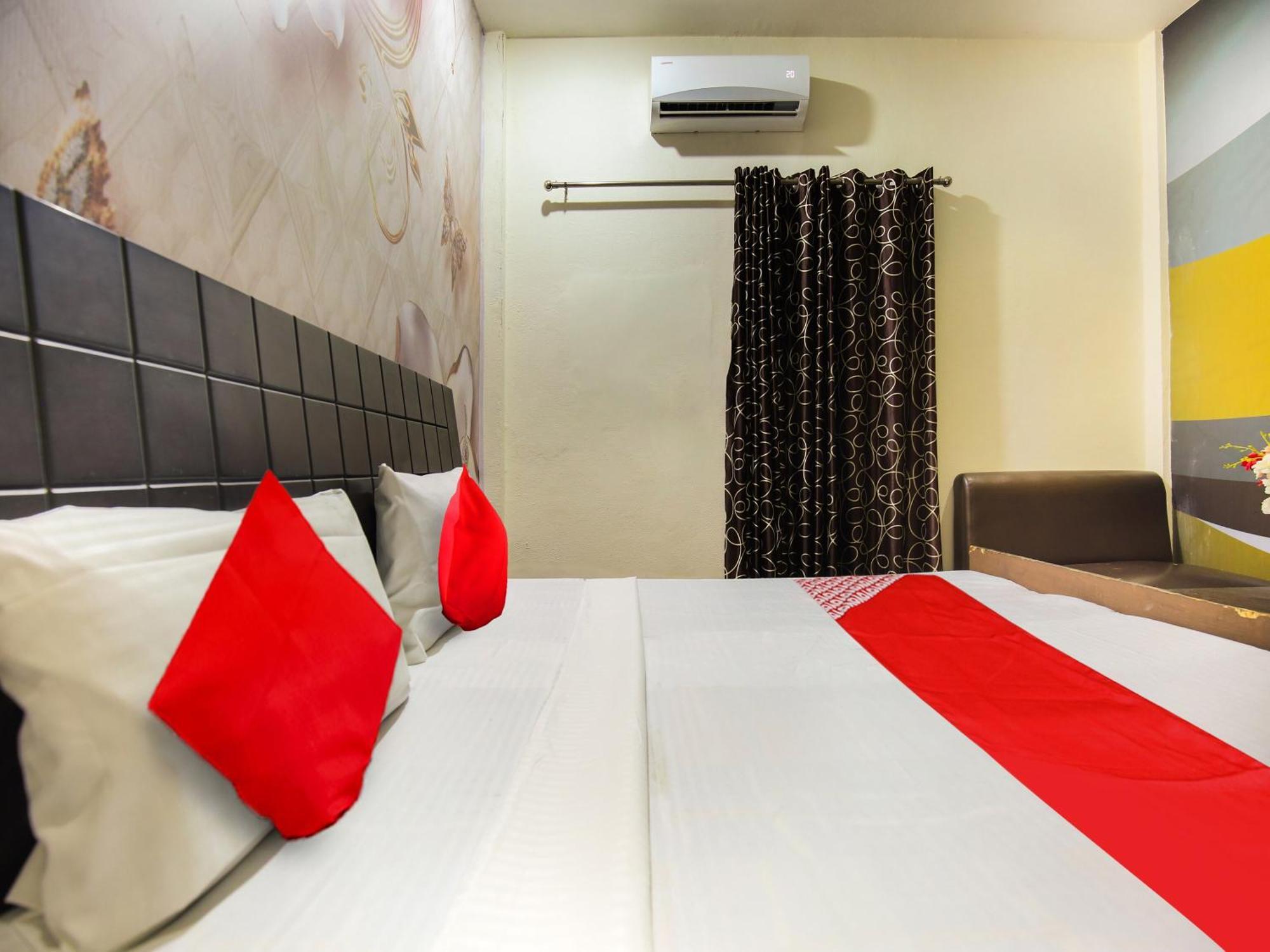 Oyo Flagship Hotel Le Aley Regency Ludhiana Esterno foto
