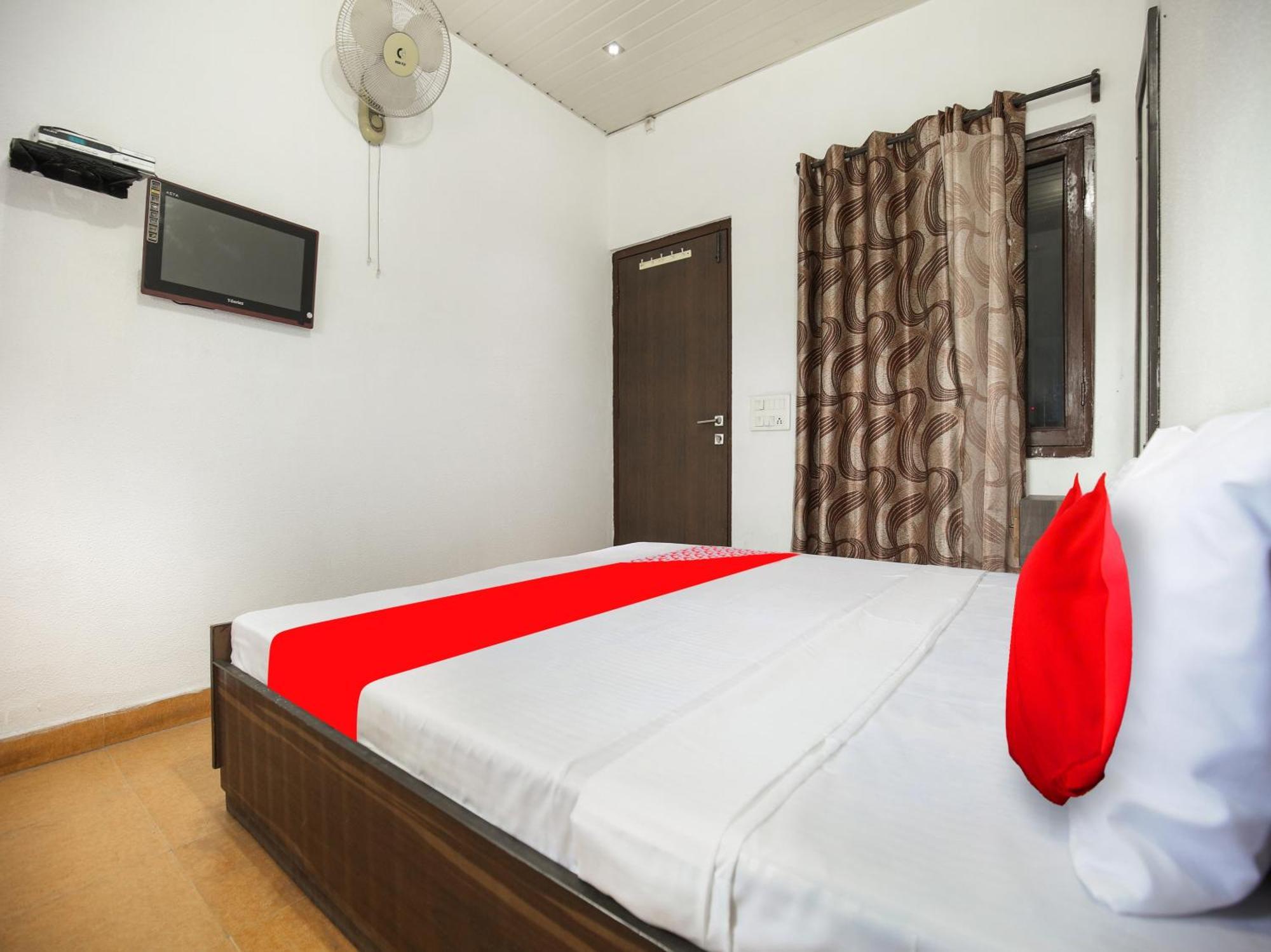 Oyo Flagship Hotel Le Aley Regency Ludhiana Esterno foto